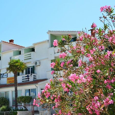 Apartments Julija Преко Екстериор снимка