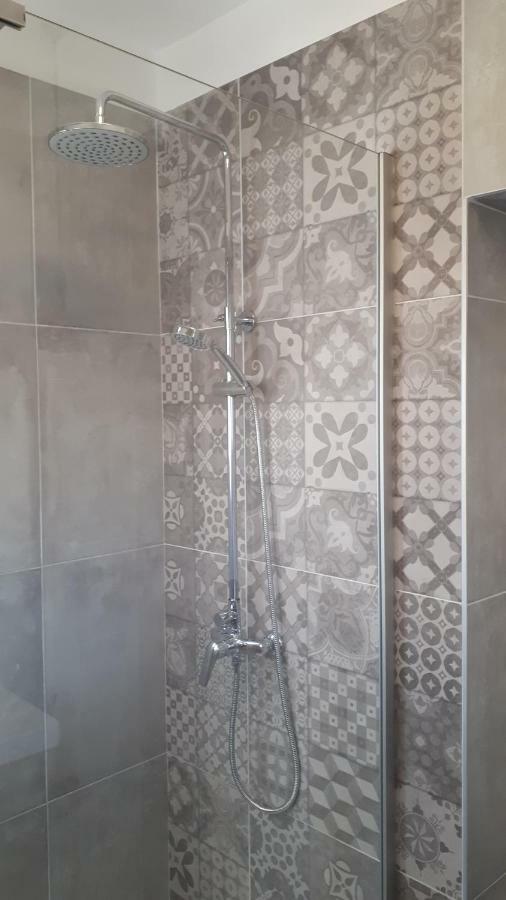 Apartments Julija Преко Екстериор снимка