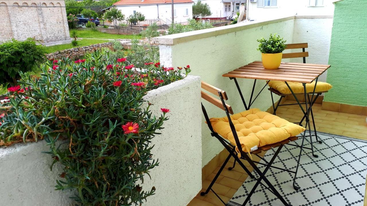 Apartments Julija Преко Екстериор снимка
